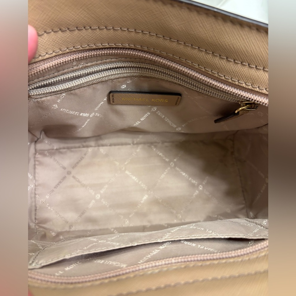 Michael Kors taupe Selma crossbody - Like New - Picture 10 of 10